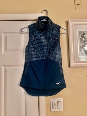 Like New!! Teal Nike Aerolayer Running Puffer Vest, size XS